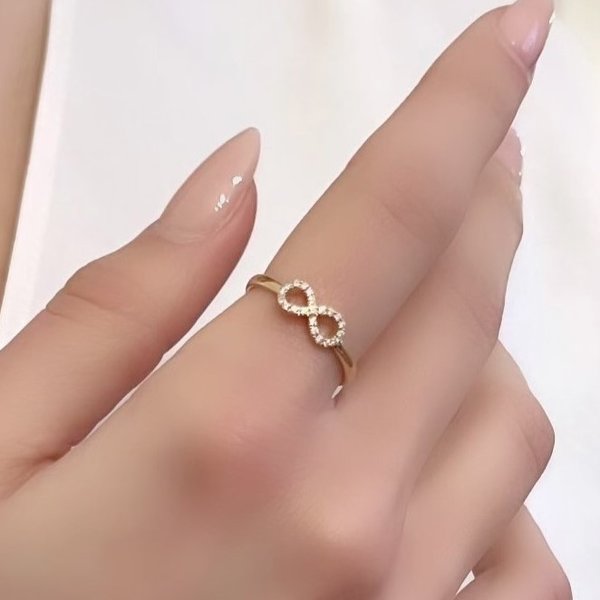 GILARDY DIAMANTI Ring aus 18K Gold mit Motiv Infinity und Brillanten